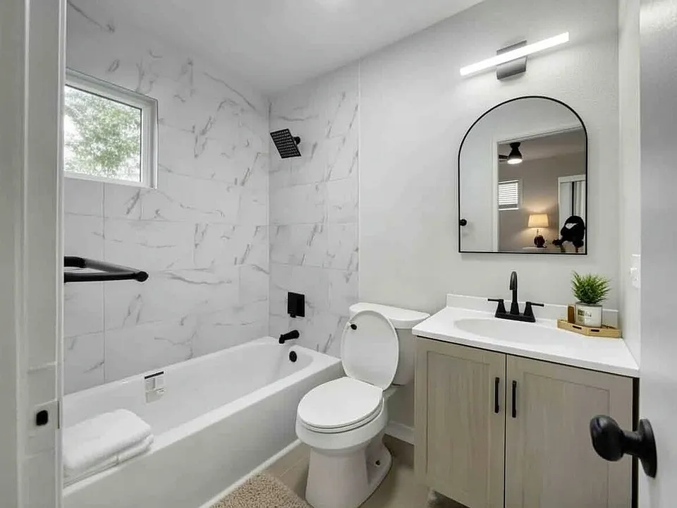 347 Ware Blvd #5
