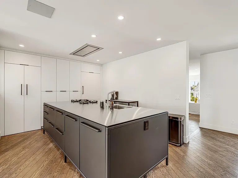 7135 Olivetas Ave — Photo 14