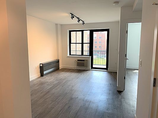 4th image of 11 Cooper St #3B