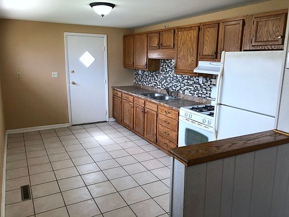 4th image of 207 Ensenada Dr