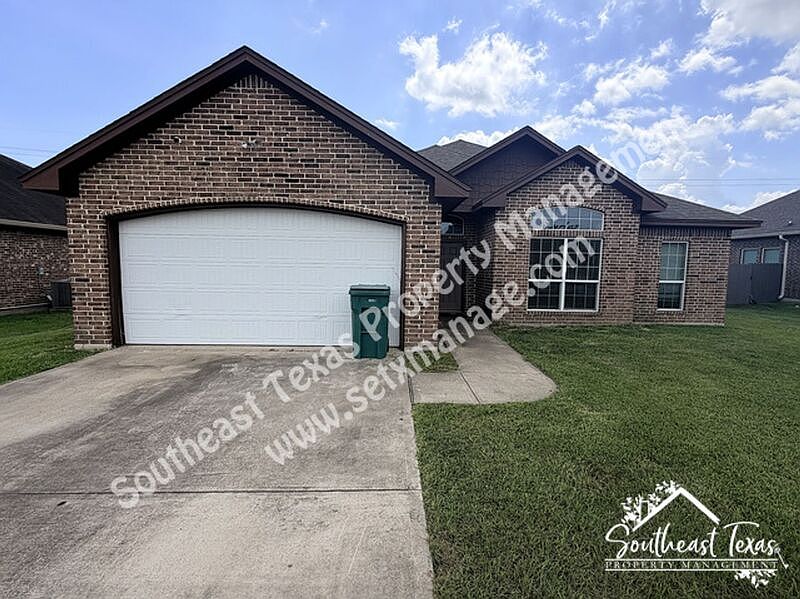 1st image of 1102 Cypress Wood Dr
