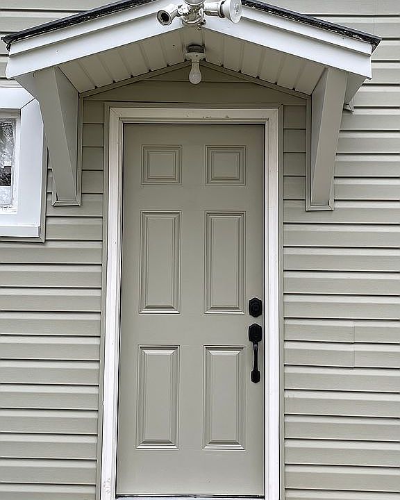 2nd image of 328 Pineola Ave