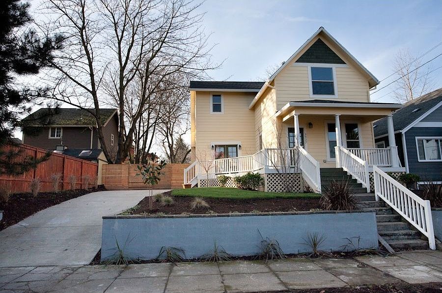 Immaculate Remodeled farmhouse in Irvington/Sabin