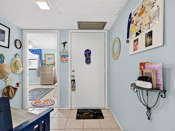 5th image of 521 LAKESIDE DRIVE #521