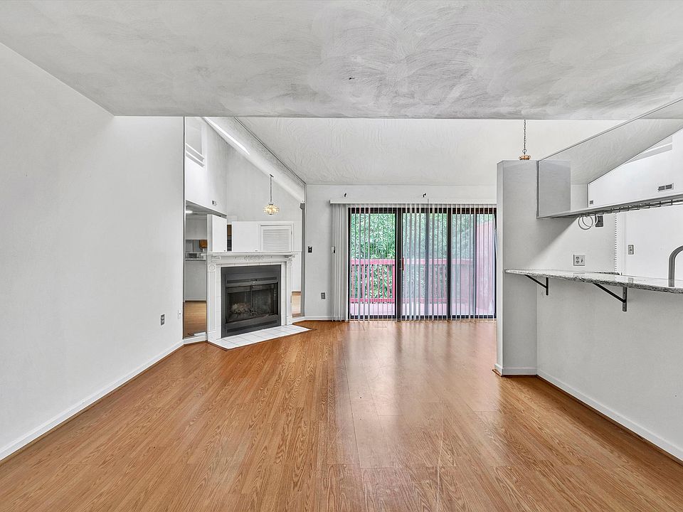 2nd image of 3337 Forest Ridge Rd