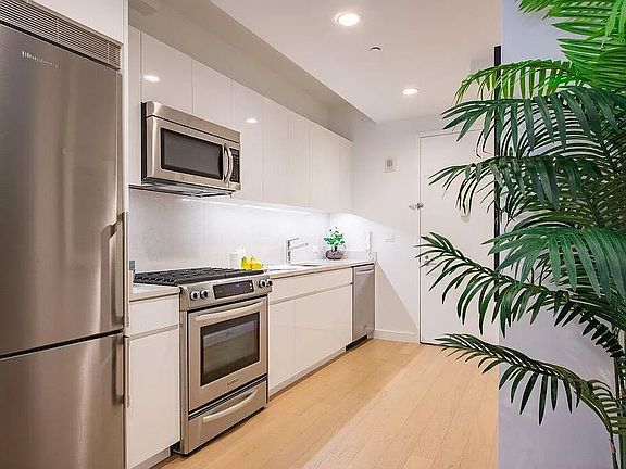 3rd image of 160 Madison Ave #16J