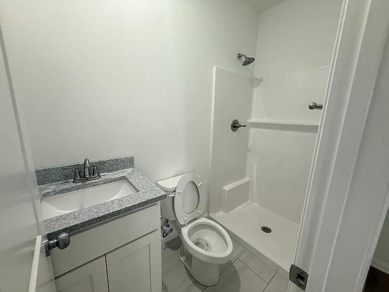 1025 E Hobson Ave #B — Photo 4
