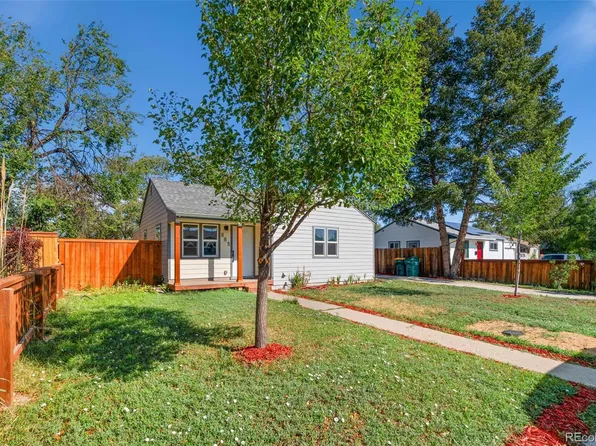 885 Kingston Street, Aurora, CO 80010