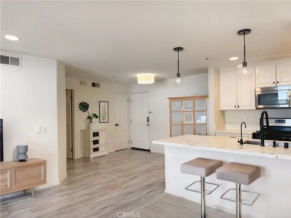7320 Hawthorn Ave APT 112, Los Angeles, CA 90046