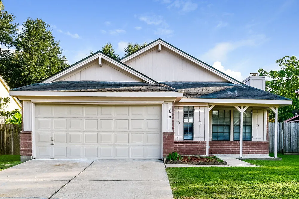 3 bed, 2.0 bath, 1257 sqft, $1,710 — Photo 1