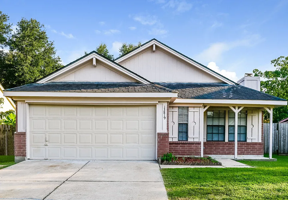13819 Smokey Trail Dr