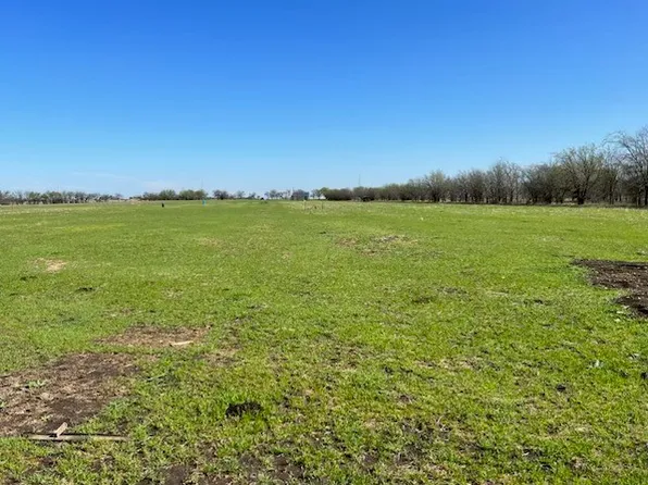 1836 Hickory St, Rhome, TX 76078