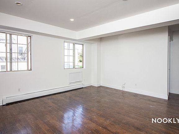 5th image of 328B Irving Ave #2L