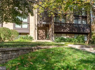 11561 Rolling Green Ct APT 301, Reston, VA 20191