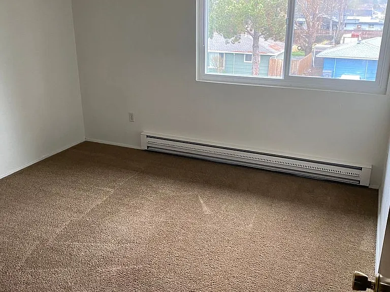 950 NW Sycamore Ave #4 — Photo 9
