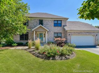 722 Clarendon Ln, Aurora, IL 60504