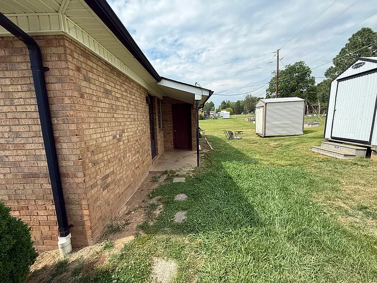 2625 Lisa Dr — Photo 9