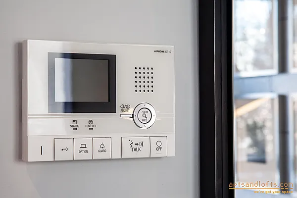 Sold by aptsandlofts.com | media 30