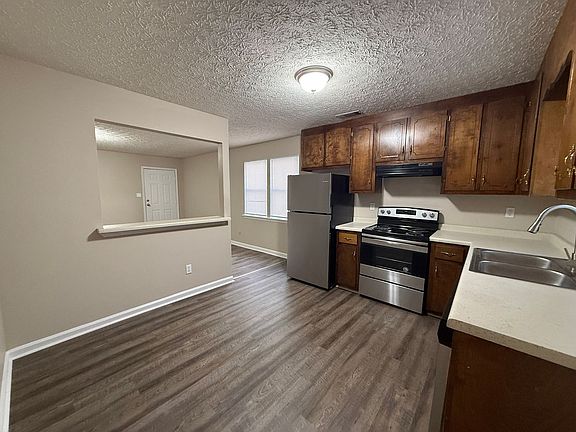 4th image of 2071 Cantrell Ln