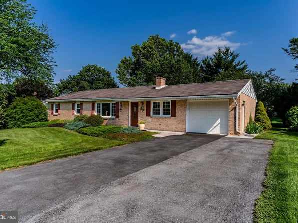 127 Holly Dr, Mechanicsburg, PA 17055