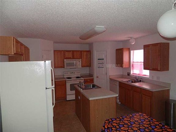 2nd image of 642 Lobelia Dr