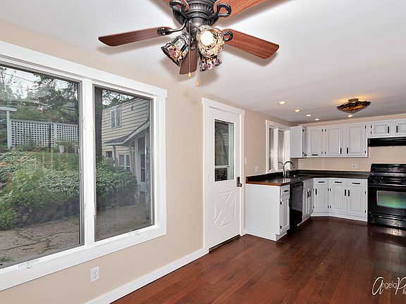 3rd image of 26420 W Lake St