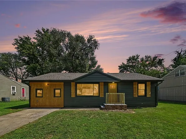311 N Hudson St, Buckner, MO 64016