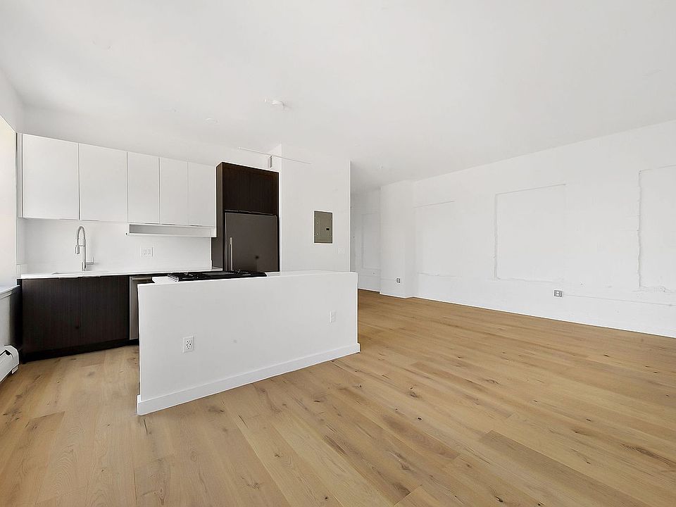 1st image of 275 Park Ave APT 7A