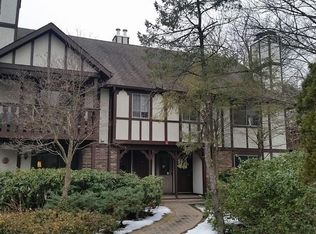 1502 Faulkner Ct, Mahwah, NJ 07430