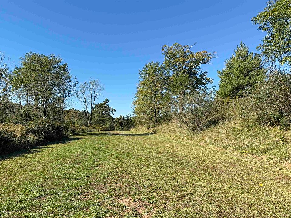 1st image of 17-18 Chrystal Ln #19
