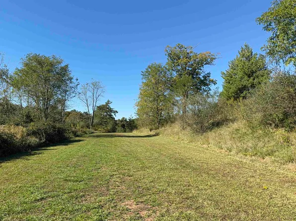 17-18 Chrystal Ln #19, Barboursville, WV 25504