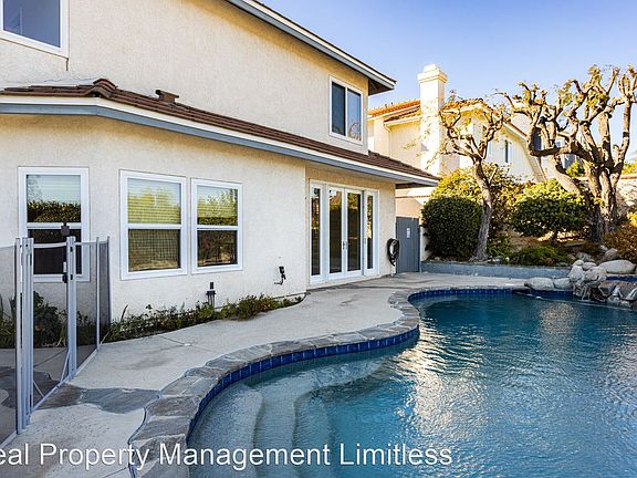 3rd image of 3162 Provence Pl