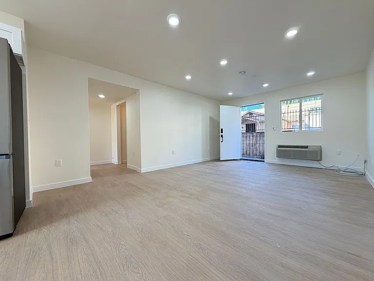 6079 La Prada St #102 — Photo 4