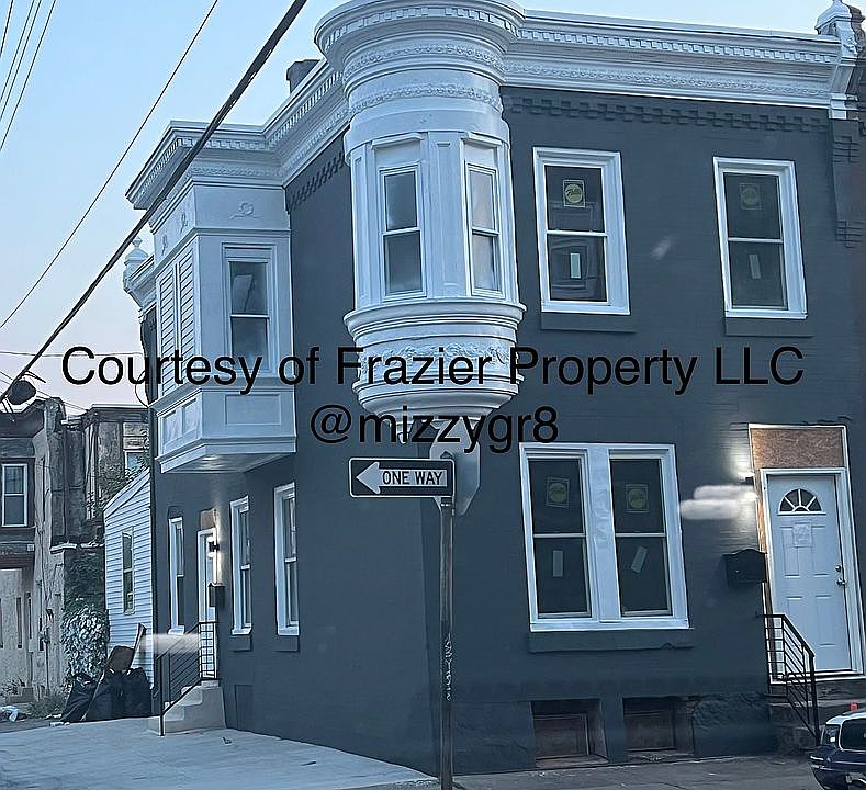 1st image of 2400 W Oakdale St