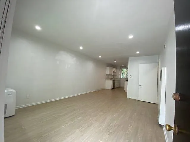 1837 N Gramercy Place — Photo 7