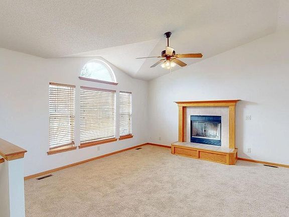 5th image of 1805 N Buckthorn Ct