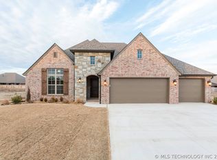 7603 E 82nd St, Owasso, OK 74055
