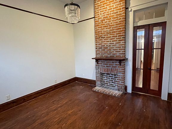 3rd image of 2025 Marais St