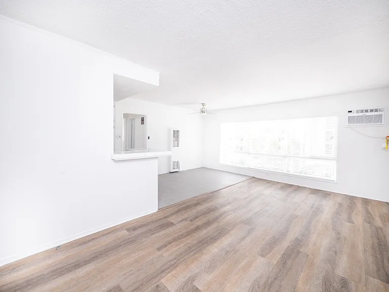 336 S. Alexandria Ave — Photo 15