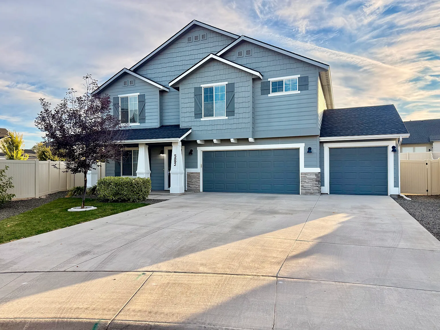 4 bed, 2624 sqft, $3,000 — Photo 2