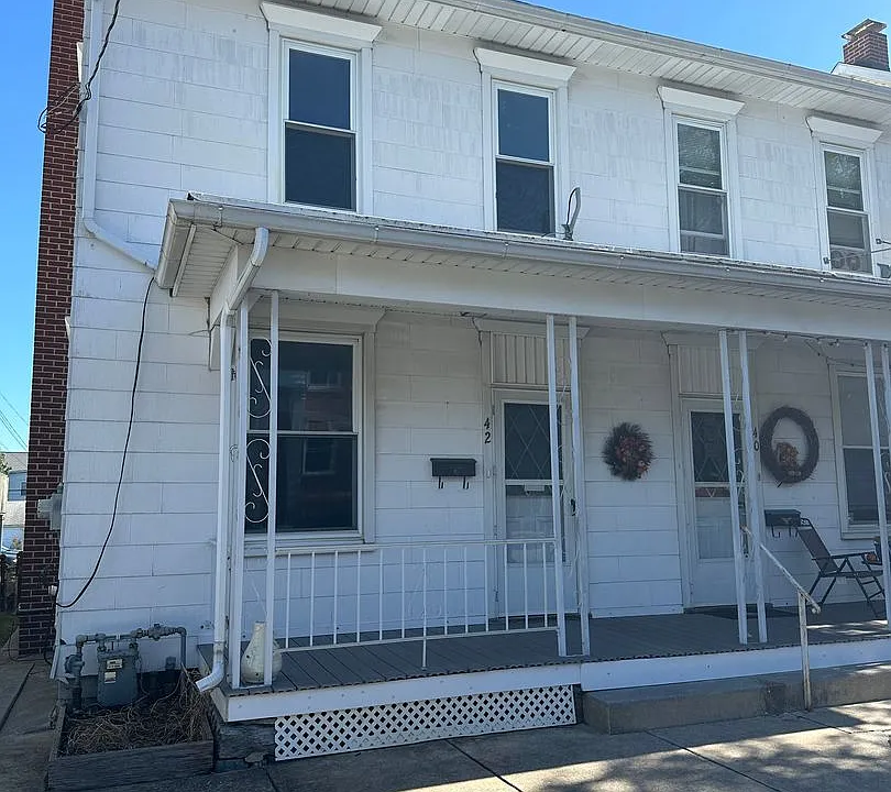 42 N Chestnut St
