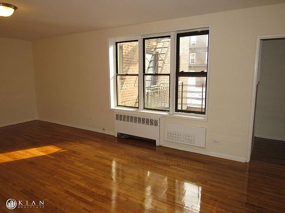 2nd image of 14345 Sanford Ave APT 404