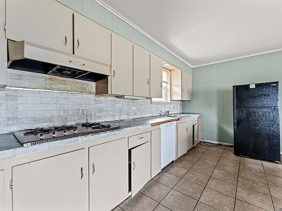 4th image of 314 Vatican Dr