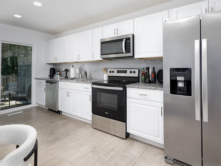3104 Erskine Dr — Photo 8