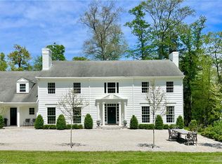 1249 W Hill Dr, Gates Mills, OH 44040