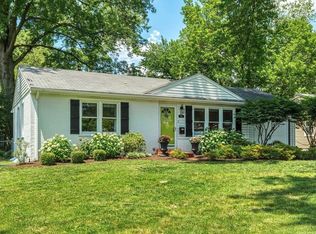 1015 Meadowridge Dr, Saint Louis, MO
