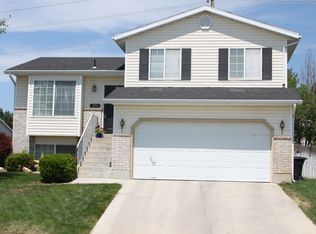 2098 S Jenny Ln, Clearfield, UT 84015