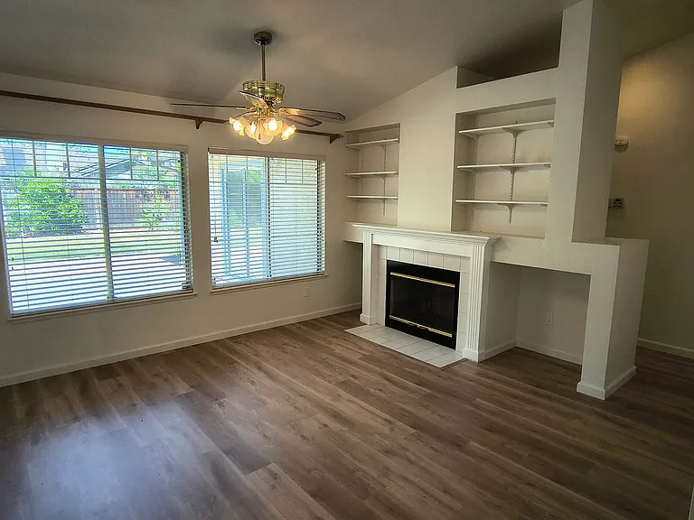 6968 Sunridge Dr — Photo 9