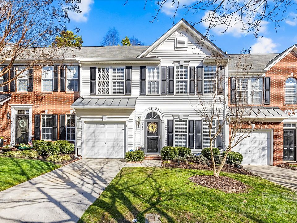 1st image of 142 N Arcadian Way