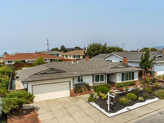 5th image of 2479 Longview Dr